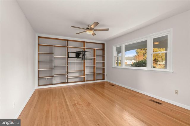 1617 HEATHER HEIGHTS RD, Sykesville, MD 21784