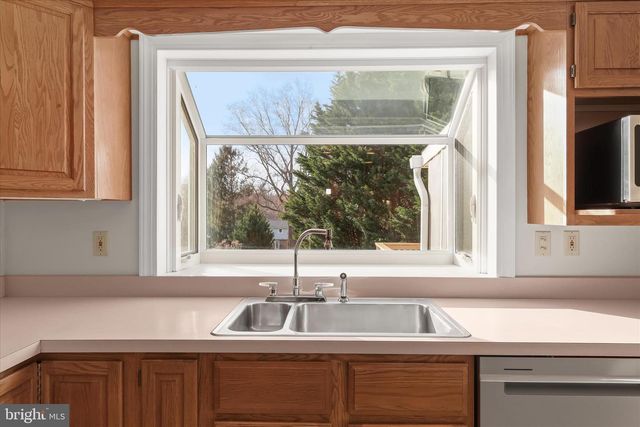 1617 HEATHER HEIGHTS RD, Sykesville, MD 21784