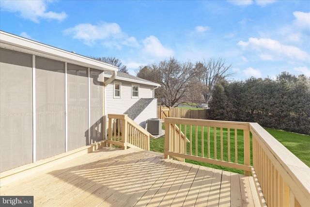 1617 HEATHER HEIGHTS RD, Sykesville, MD 21784