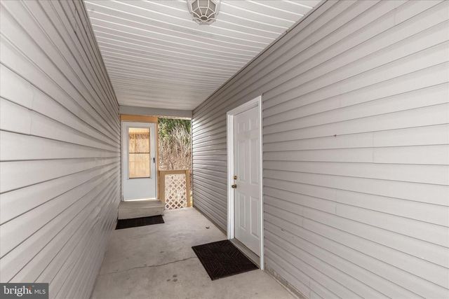 1617 HEATHER HEIGHTS RD, Sykesville, MD 21784