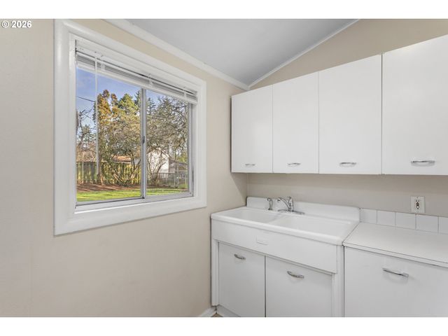 14429 Se HARRISON St, Portland, OR 97233