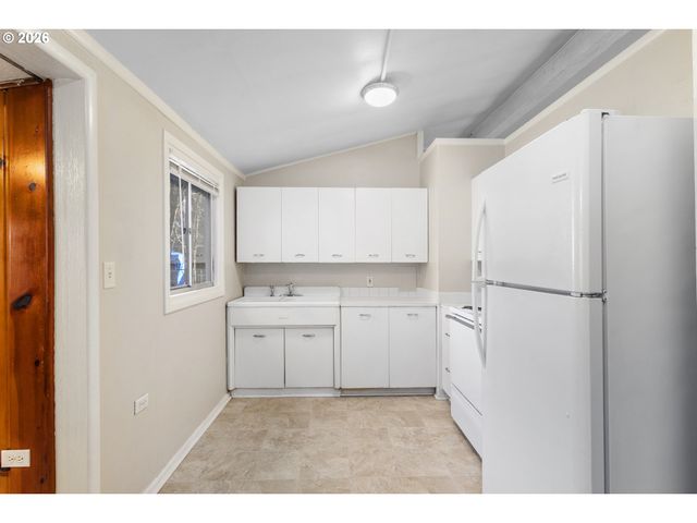 14429 Se HARRISON St, Portland, OR 97233