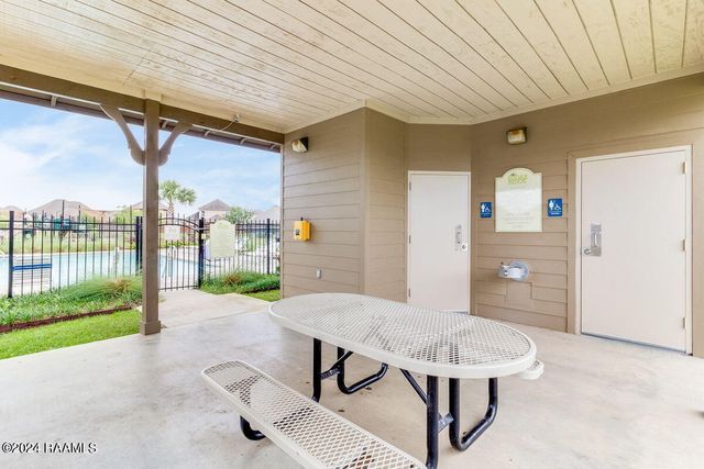 235 Forest Grove Drive, Youngsville, LA 70592