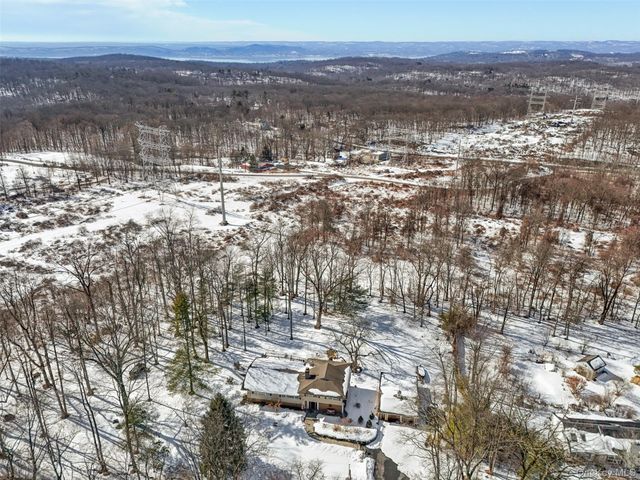 55 Hoags Cross Road, Ossining, NY 10562