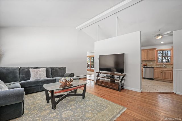 55 Hoags Cross Road, Ossining, NY 10562