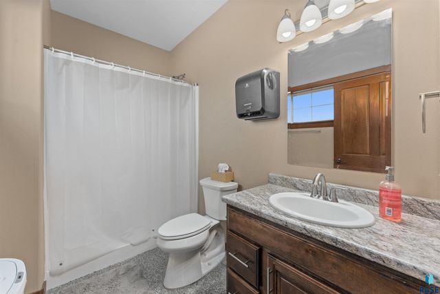 47877 257th St, Sioux Falls, SD 57104