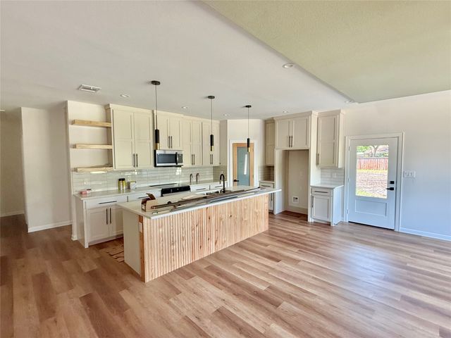 745 W Marshall, Cooper, TX 75432