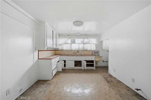 1101 W Florence Avenue, Los Angeles, CA 90044