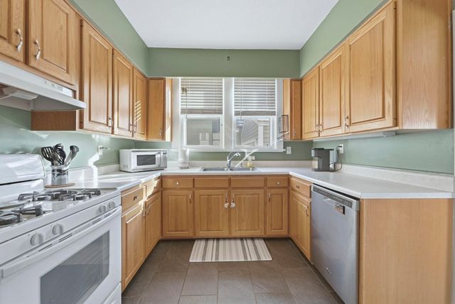 527 W Oakdale Drive, Fort Wayne, IN 46807