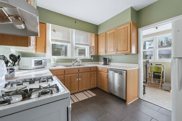 527 W Oakdale Drive, Fort Wayne, IN 46807