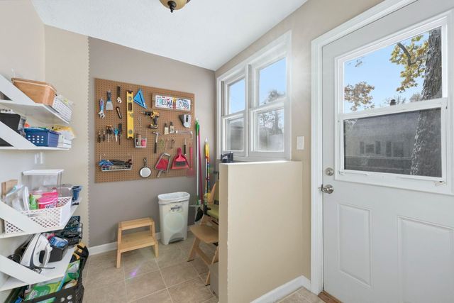 527 W Oakdale Drive, Fort Wayne, IN 46807