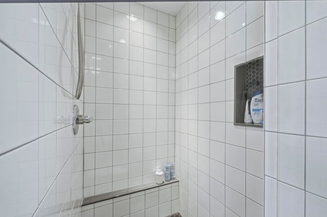 527 W Oakdale Drive, Fort Wayne, IN 46807