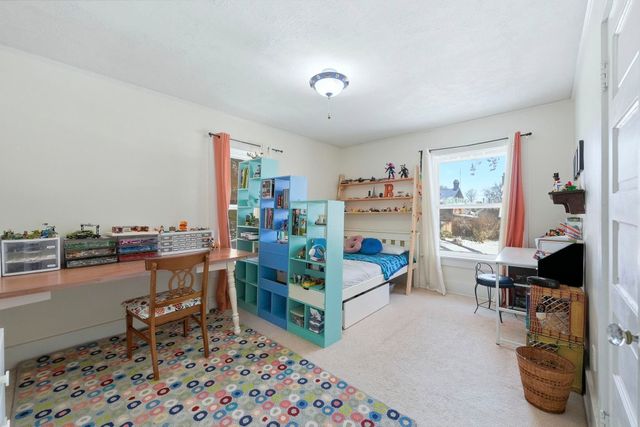 527 W Oakdale Drive, Fort Wayne, IN 46807