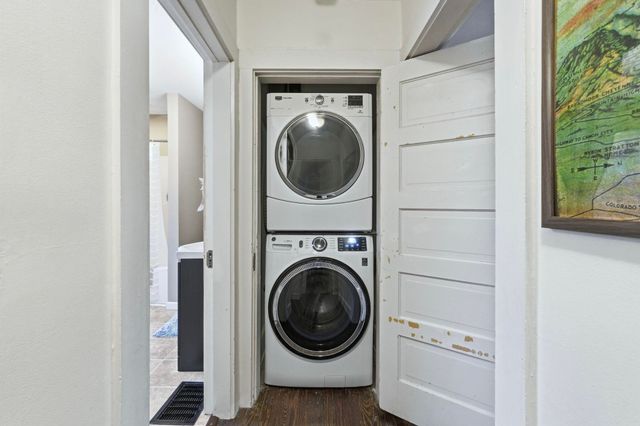 527 W Oakdale Drive, Fort Wayne, IN 46807