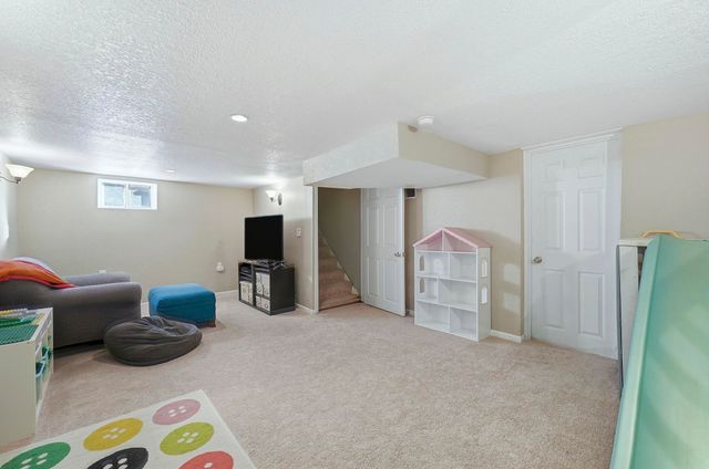 527 W Oakdale Drive, Fort Wayne, IN 46807