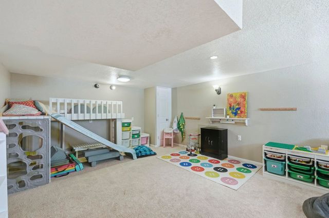 527 W Oakdale Drive, Fort Wayne, IN 46807