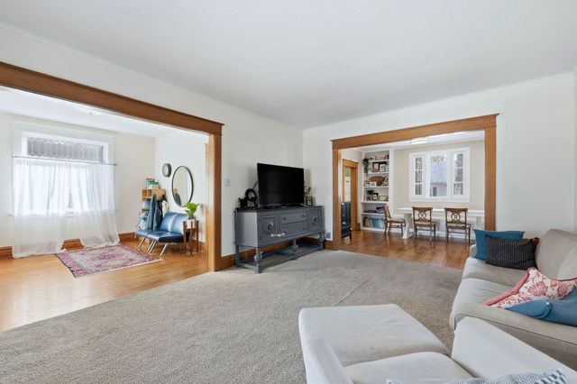 527 W Oakdale Drive, Fort Wayne, IN 46807