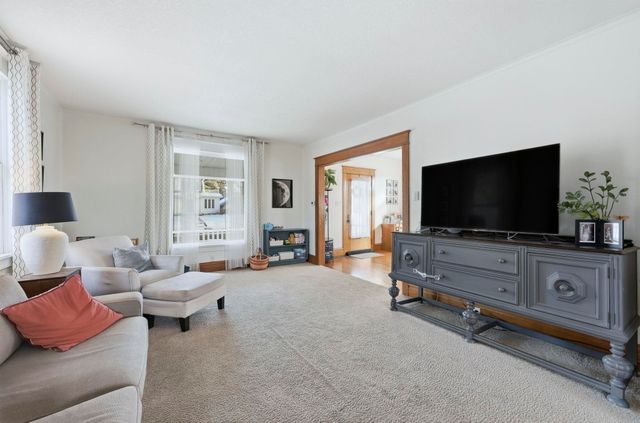 527 W Oakdale Drive, Fort Wayne, IN 46807