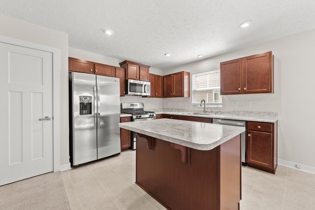 6446 Turning Stone Lp, Canal Winchester, OH 43110