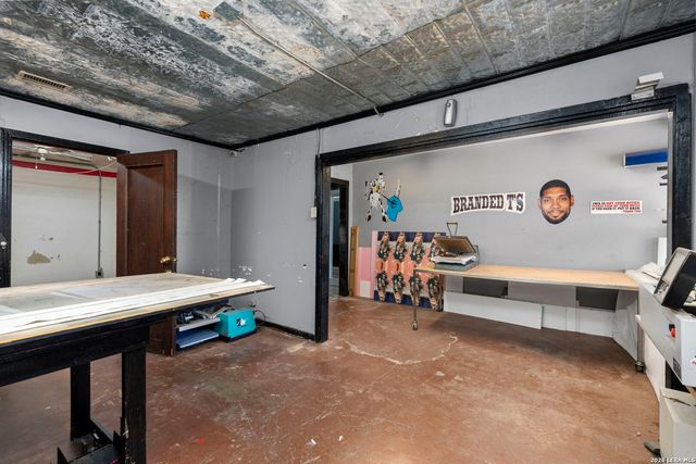 1720 S Presa, San Antonio, TX 78210