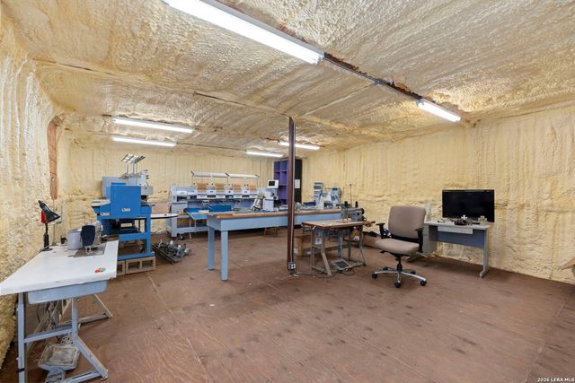 1720 S Presa, San Antonio, TX 78210