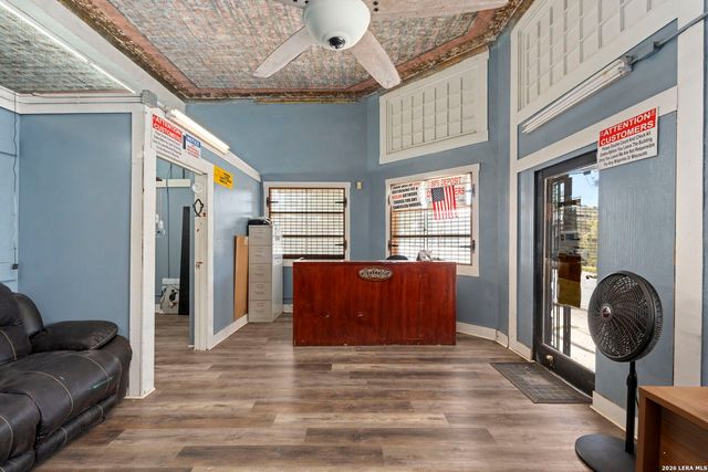 1720 S Presa, San Antonio, TX 78210