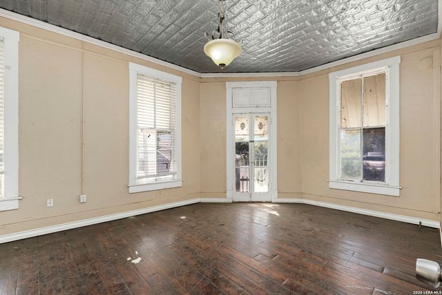 1720 S Presa, San Antonio, TX 78210