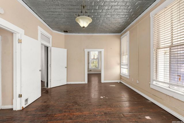 1720 S Presa, San Antonio, TX 78210