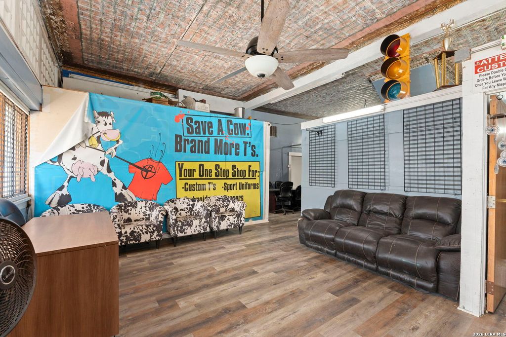 1720 S Presa, San Antonio, TX 78210