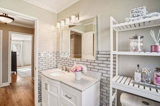 2020 Santa Rosa Way, Stockton, CA 95209