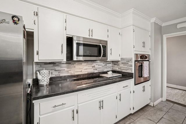 2020 Santa Rosa Way, Stockton, CA 95209