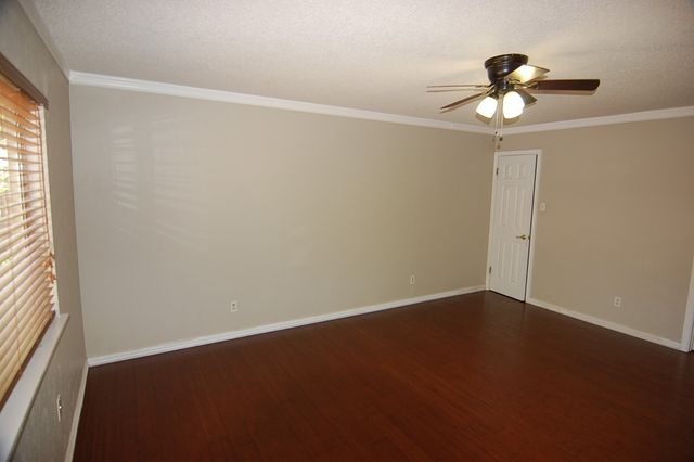 2614 Creekview Drive, Arlington, TX 76016