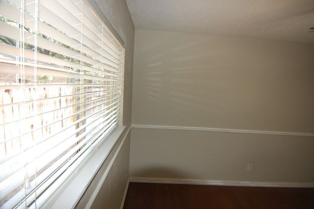 2614 Creekview Drive, Arlington, TX 76016