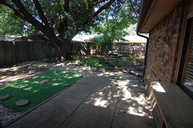 2614 Creekview Drive, Arlington, TX 76016