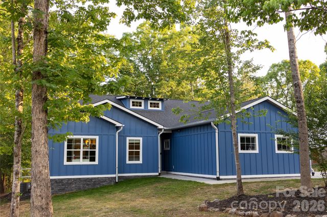 3813 54TH Avenue NE, Hickory, NC 28601