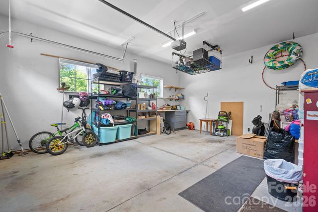 3813 54TH Avenue NE, Hickory, NC 28601