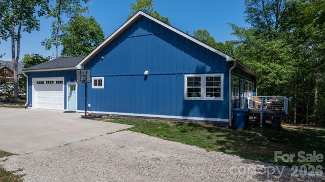 3813 54TH Avenue NE, Hickory, NC 28601