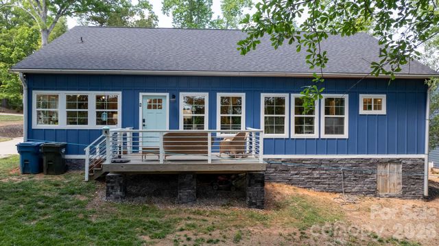 3813 54TH Avenue NE, Hickory, NC 28601