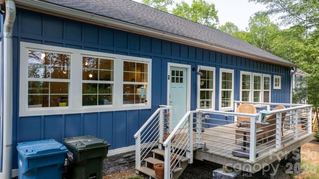 3813 54TH Avenue NE, Hickory, NC 28601