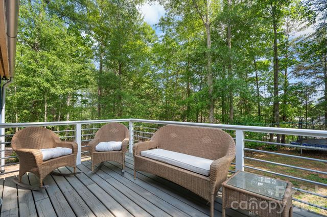 3813 54TH Avenue NE, Hickory, NC 28601