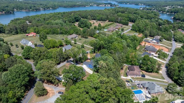 3813 54TH Avenue NE, Hickory, NC 28601