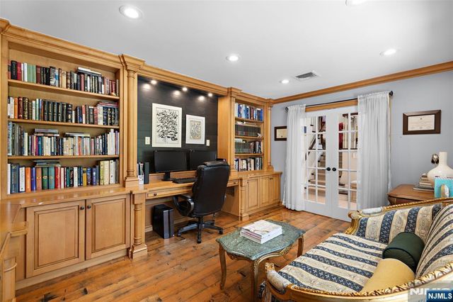 440 Colonial Boulevard, Twp Of Washington, NJ 07676