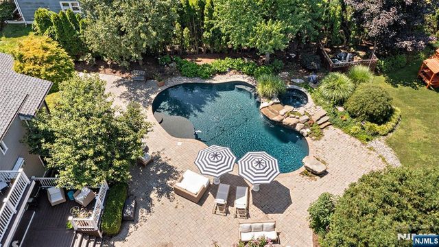 440 Colonial Boulevard, Twp Of Washington, NJ 07676