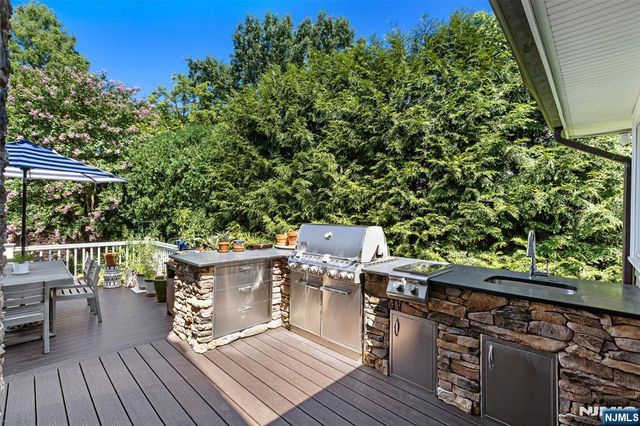 440 Colonial Boulevard, Twp Of Washington, NJ 07676
