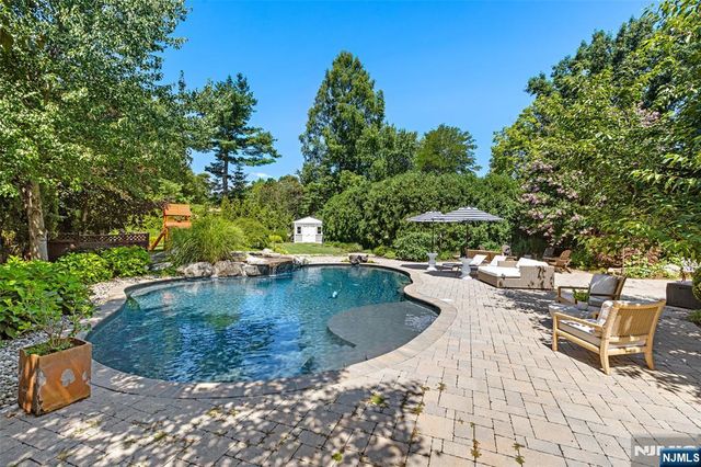 440 Colonial Boulevard, Twp Of Washington, NJ 07676