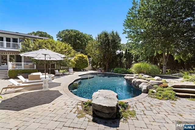 440 Colonial Boulevard, Twp Of Washington, NJ 07676