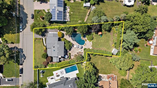 440 Colonial Boulevard, Twp Of Washington, NJ 07676