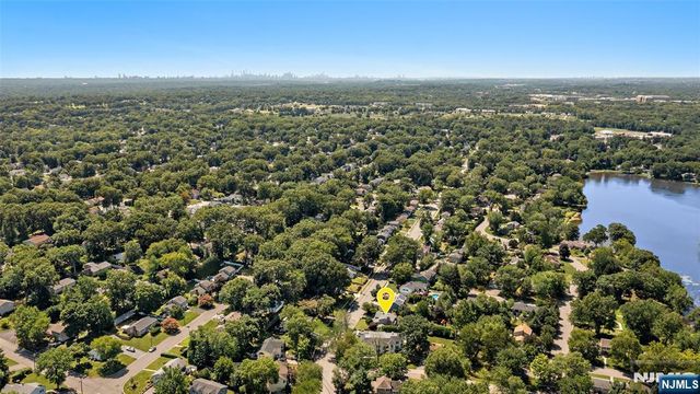 440 Colonial Boulevard, Twp Of Washington, NJ 07676