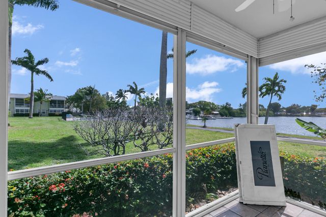 960 Crystal Lake Drive 115, Pompano Beach, FL 33064