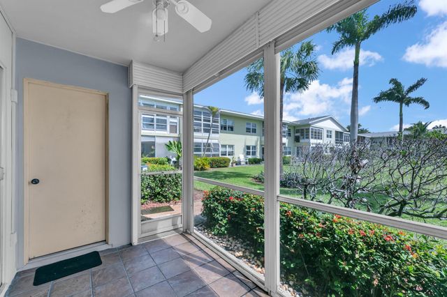 960 Crystal Lake Drive 115, Pompano Beach, FL 33064